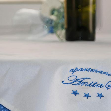 Apartmani Anitas Gradac  Exteriör bild