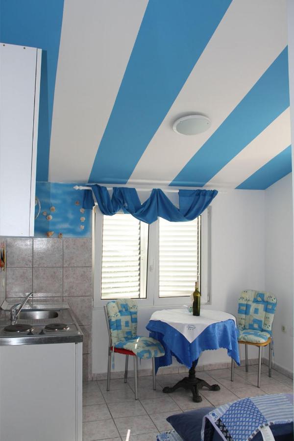 Apartmani Anitas Gradac  Exteriör bild