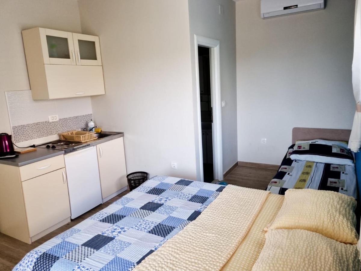 Apartmani Anitas Gradac  Exteriör bild