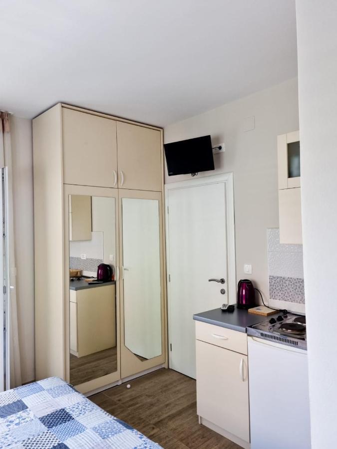 Apartmani Anitas Gradac  Exteriör bild
